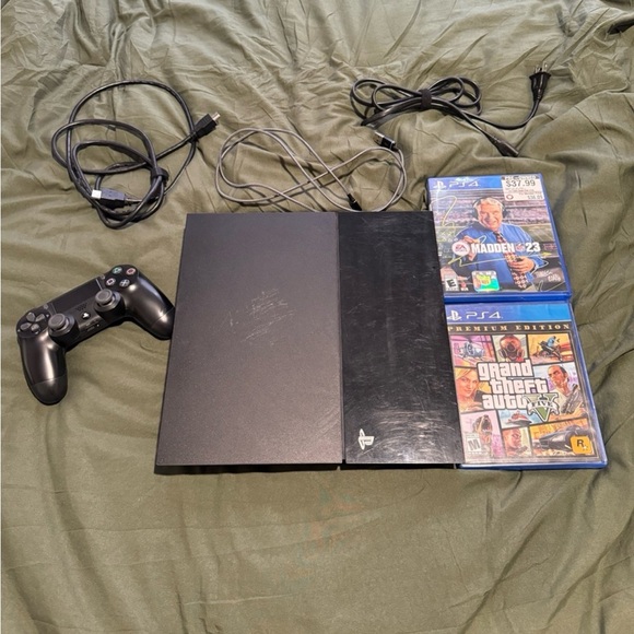 PS4 Slim Bundle